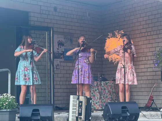 Esinemine Pärandkultuuri festivalil „Tõstamaa Õhetus“. — foto 1/1